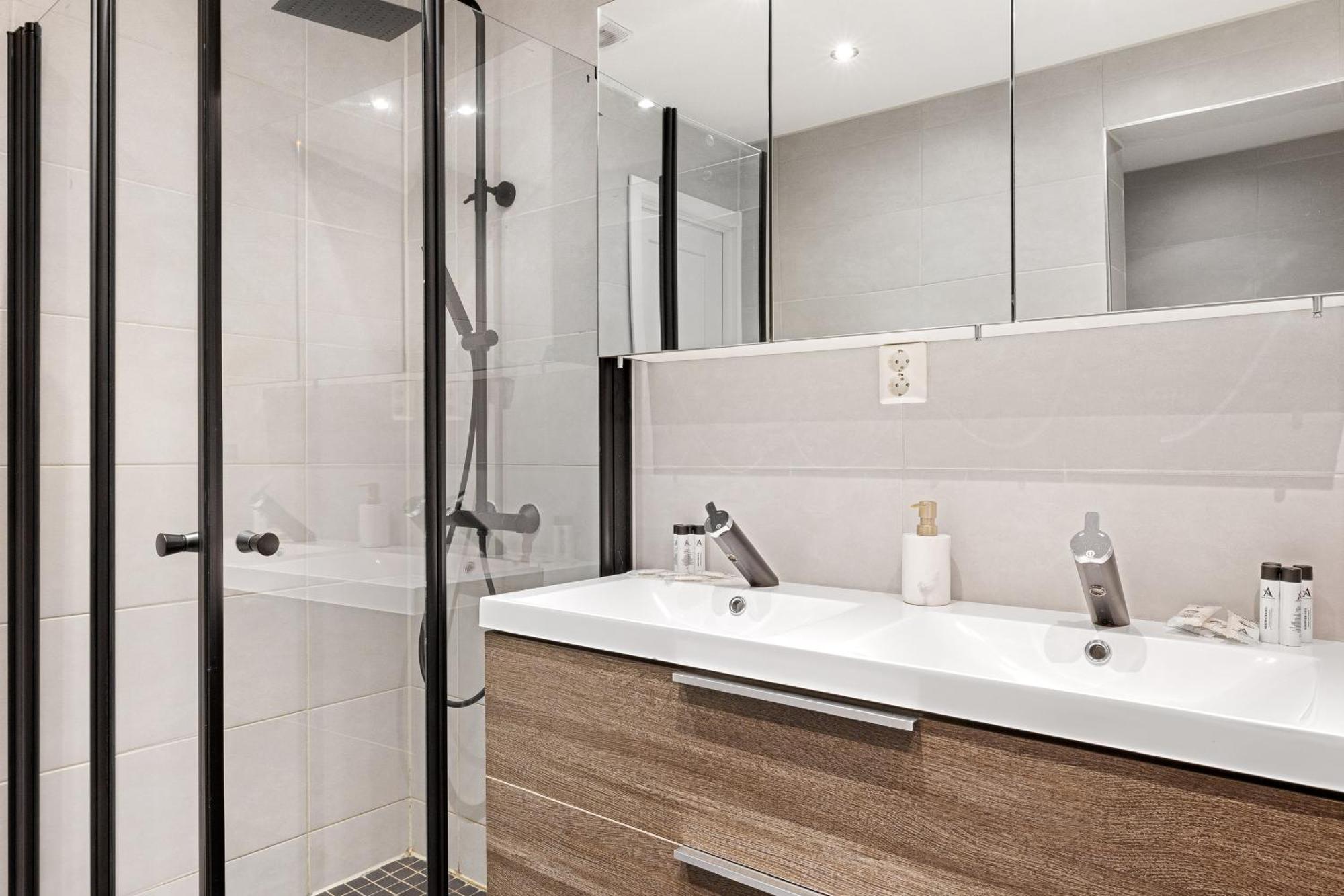 Homerentals L 120Sqm Mid-Central - King Beds - 500Mbps Wi-Fi Bergen Exterior photo
